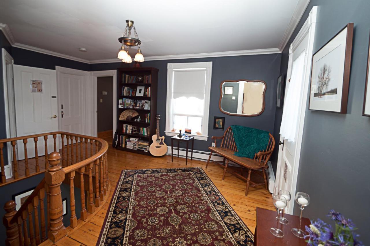 Toba'S Bed & Breakfast Lunenburg Exterior foto